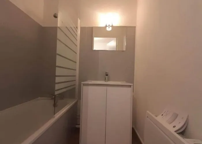 Lägenhet With Pool Close To The *