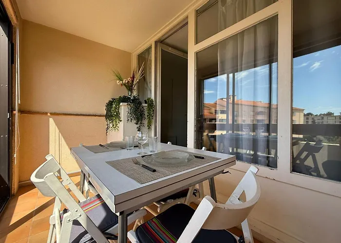 With Pool Close To The Fréjus